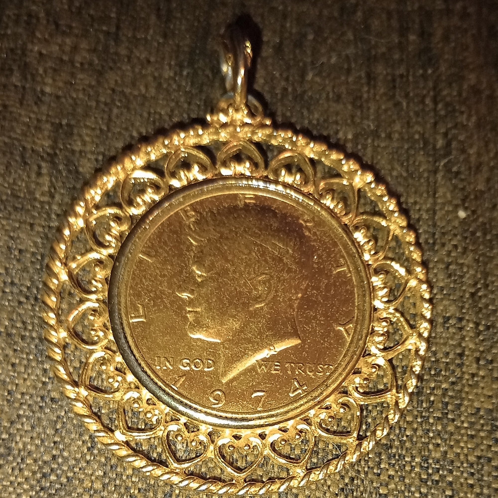 1974 coin rounded with real gold